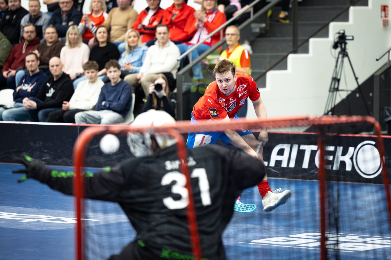 Seinäjoen Peliveljien Peter Kotilainen teki hattutempun Indiansin verkkoon, mutta tärkein eli voitto meni espoolaisille.