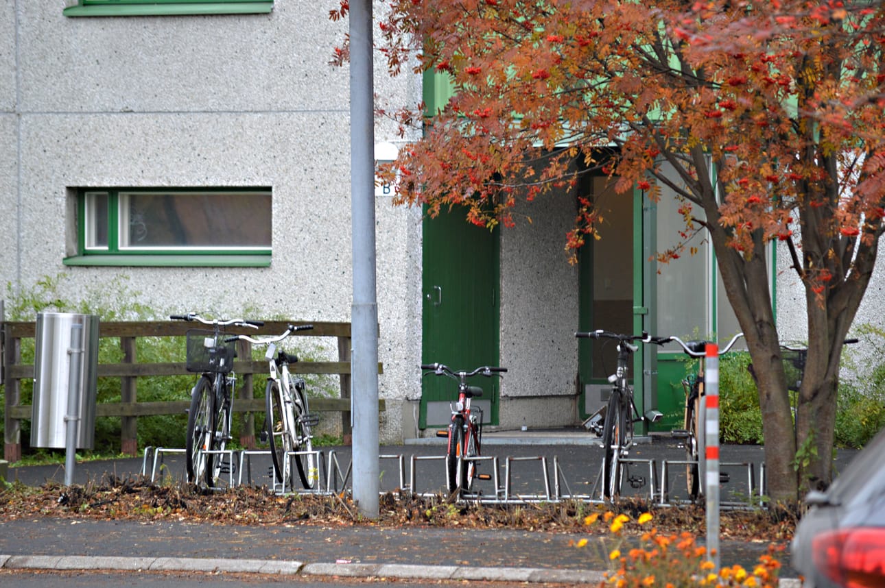 Puukotukset tehtiin tuiralaisessa yksityisasunnossa viime lokakuussa.