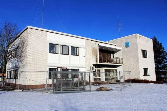 Töysän entisen kunnanviraston muutostyöt Töysä-taloksi voivat nyt jatkua, kun Korkein hallinto-oikeus on antanut päätöksensä tehdystä valituksesta. Töysä-talosta sijansa saa muun muassa kirjasto. KUVA: TARJA RIIHIMÄKI