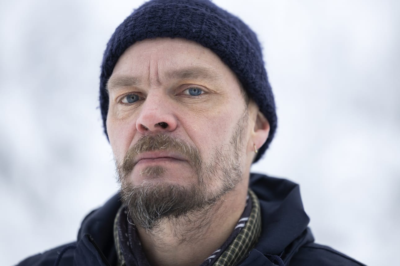 Kirjailija Tuomo Pirttimaa vierailee pääkirjaston Lapponica-salissa ensi maanantaina.