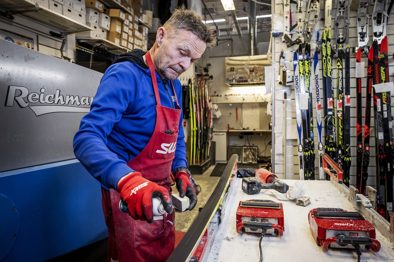 Voitelumestari Jarmo Koutaniemen mukaan nesteiden käyttö on lisääntynyt vuosien varrella merkittävästi.