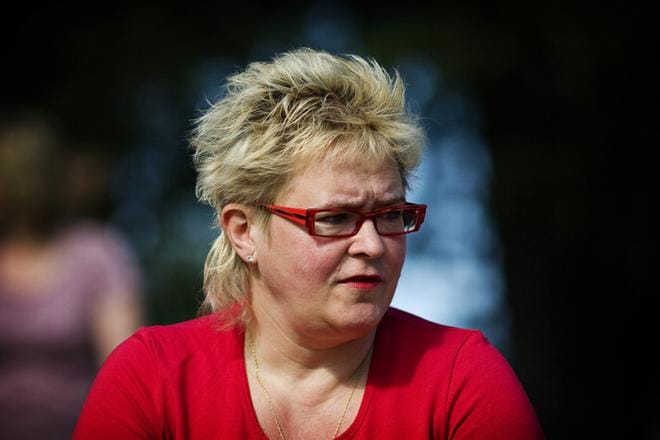 – Tulee tilanteita, että potilasta on pakko jäädä hoitamaan, ja se hoidetaan ylitöillä. Osa esimiehistä ilmoittaa, että ne pitää ottaa samalla listalla takaisin, jolloin niistä ei muodostu ylityötä. Silloin listoilla näkyy, että on tehnyt pidemmän päivän, mutta siitä ei saa ylityökorvausta eikä vapaata, sanoo Tehyn Vaasan pääluottamusmies Minna Leppäkorpi. ARKISTOKUVA: JARNO PELLINEN