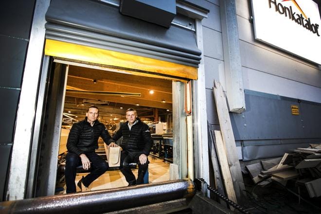 Honkatalot toimittaa taloja tällä hetkellä yhteentoista maahan. Veljekset Mikko ja Harri Vainionpää aikovat kasvattaa notkahtaneen viennin osuutta tulevaisuudessa. KUVA: KRISTA LUOMA