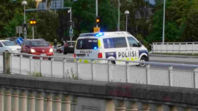 Poliisioperaatio Raatissa keskiviikkoiltana kesti yli kolme tuntia.