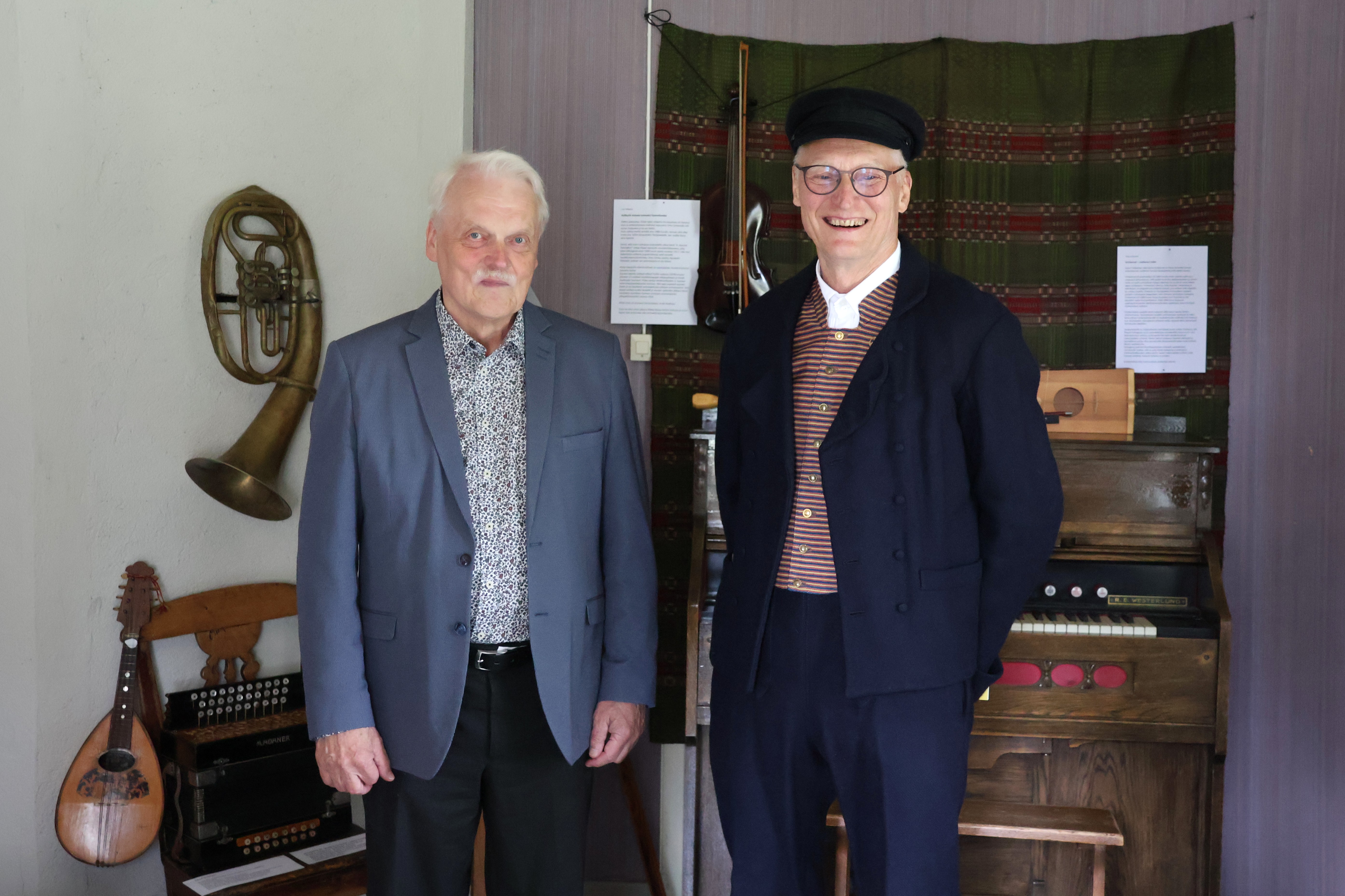 "Soittimella on aina sielu" – Ähtärissä avattu näyttely avaa vanhojen instrumenttien historiaa