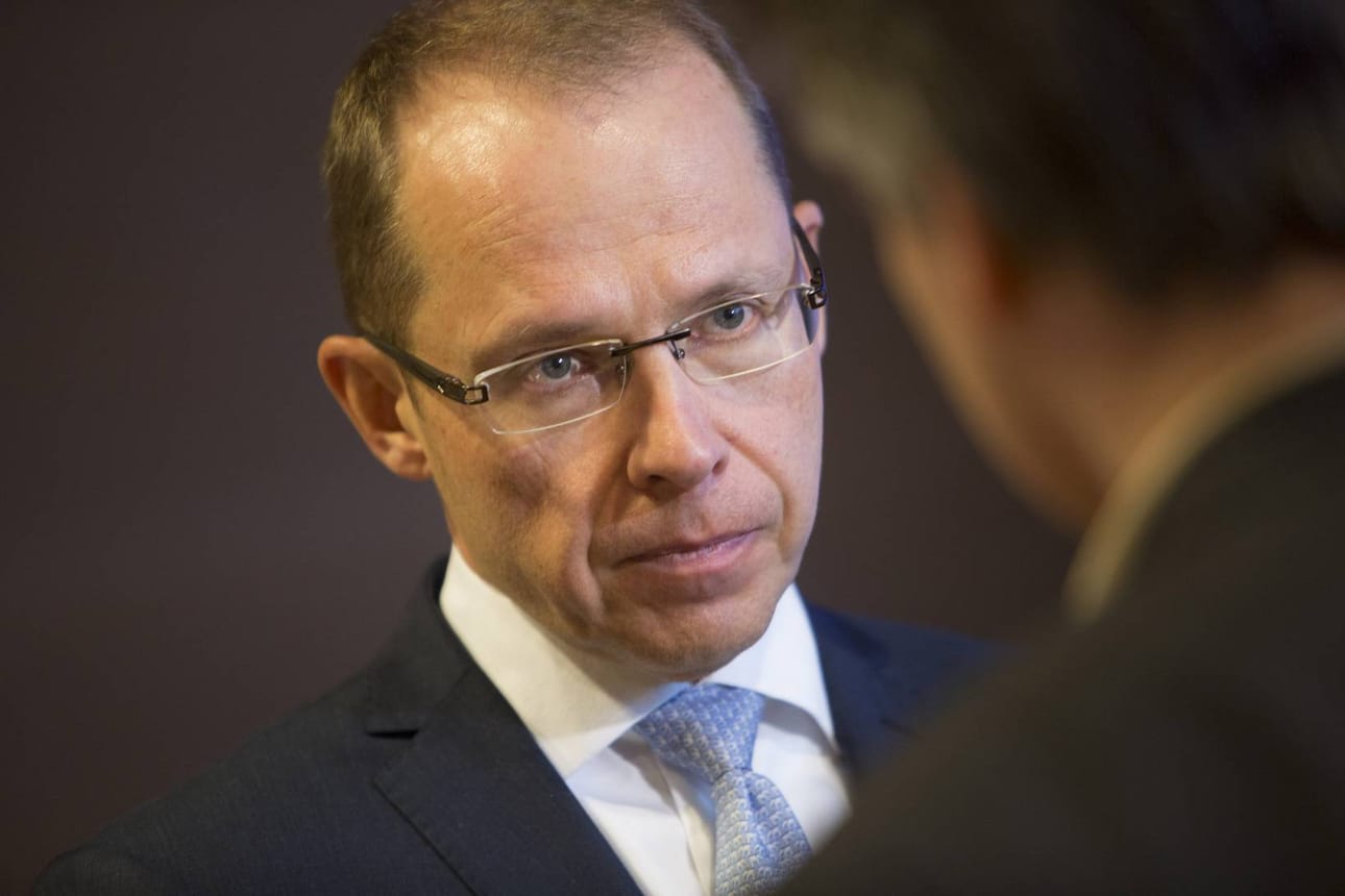 Postin toimitusjohtajan Heikki Malisen mukaan on todennäköistä, että Posti joutuu jatkamaan sopeutustoimia tällä vuosikymmenellä.