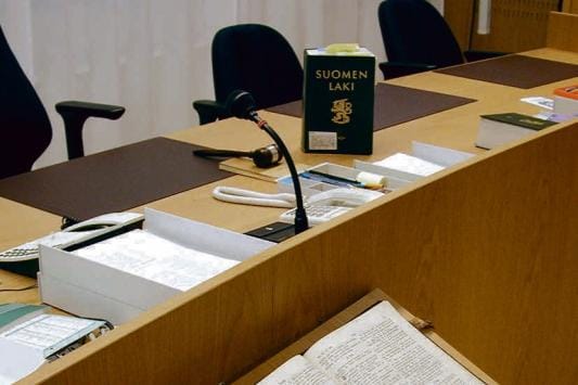 Noin joka kymmenes talousrikoksista syytetty pääsee pälkähästä. Valtaosalle oikeus jakaa ehdollista vankeutta tai sakkoja. Ehdoton vankeus on harvinaista. ARKISTOKUVA