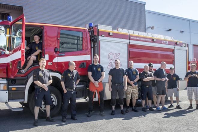Oulu-Koillismaan pelastuslaitoksen joukkue valmistautui Ruotsin metsäpalo-operaatioon perjantaina.