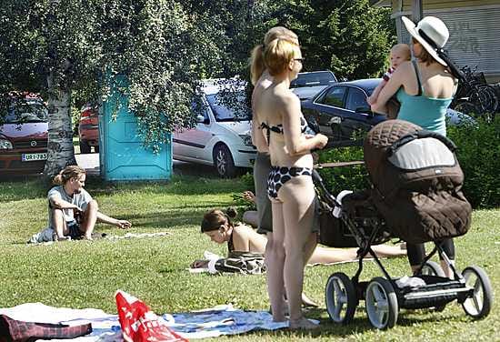 Tuiran uimarannan ainoa Bajamaja ei riitä uimareiden tarpeisiin.