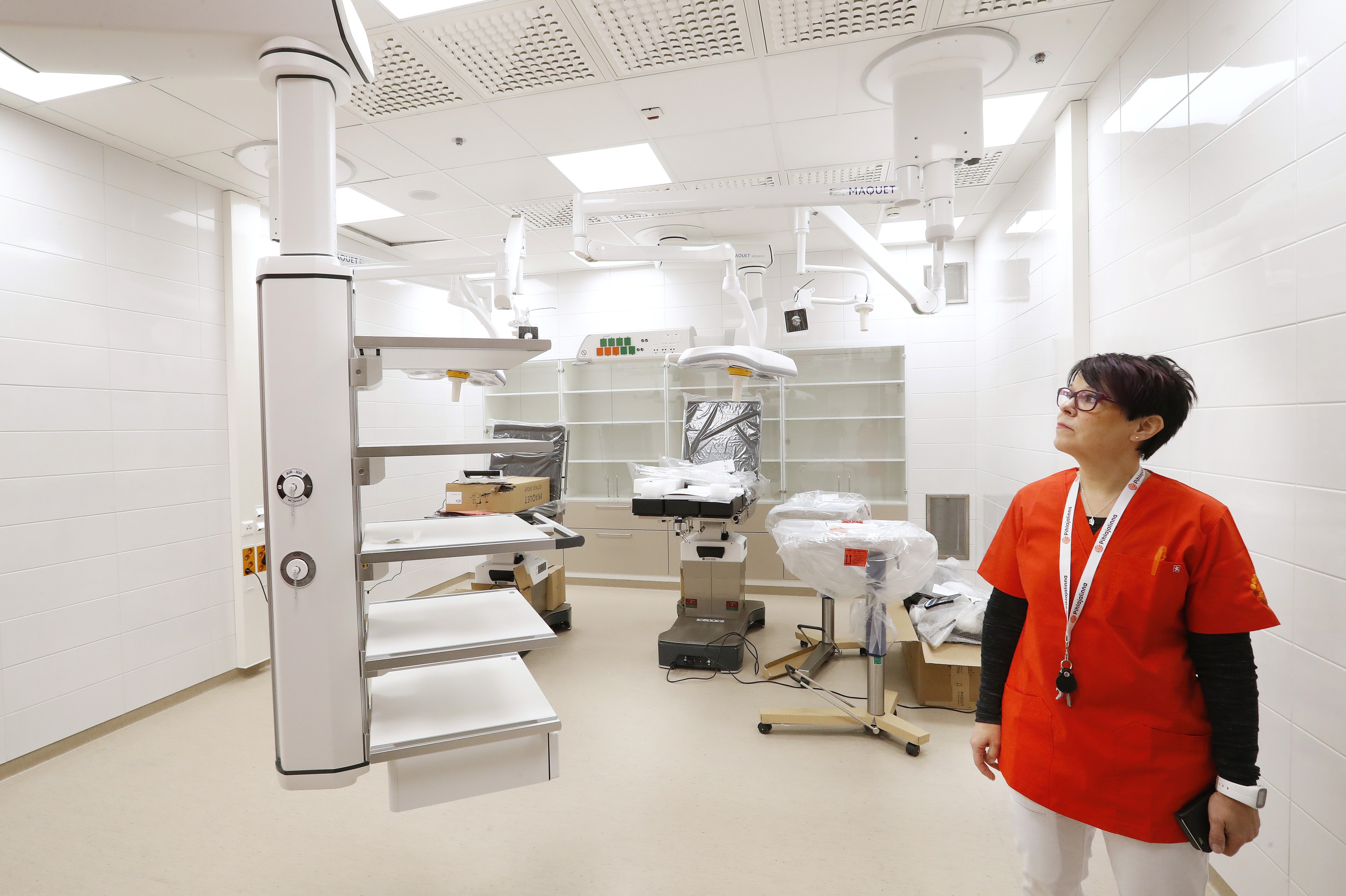 Lääkärikeskuksen palveluvastaava Riitta Ukkola Pihlajalinnan uusissa tiloissa. 