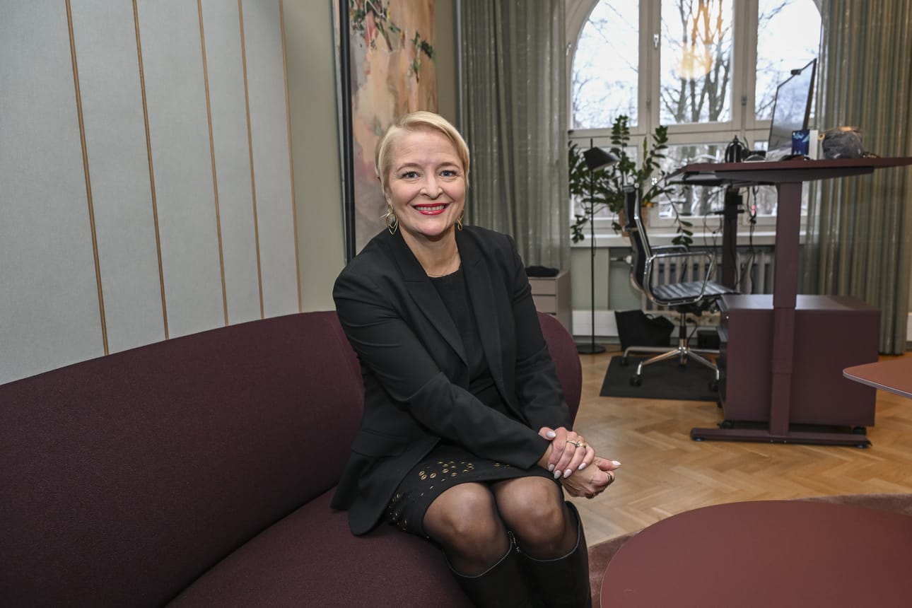 Piia-Noora Kauppi sanoo tykkäävänsä aidosta, hyvin tehdystä rössypotusta. – Koulurössypottua minulla ei ole ikävä, mutta esimerkiksi Sokeri-Jussissa tarjoiltavaa minulla on ikävä. Aina jos on listalla, tilaan kyllä.