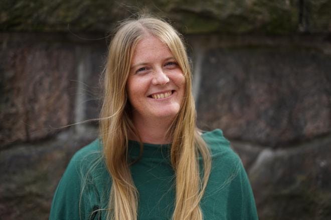 Tiina-Emilia Kaunisto kaipaa työpaikoille myötätuntoa ja empatiaa. Kaikkia tulisi kunnioittaa. KUVA: JUHA JÄMSÄ