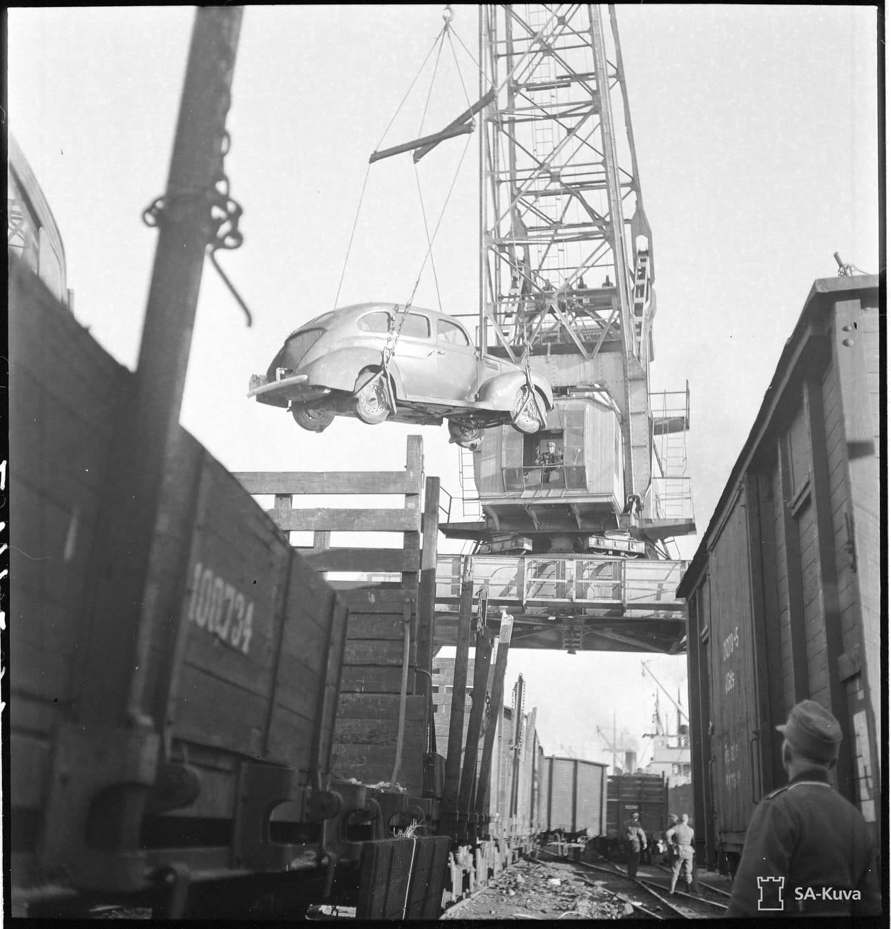 19.9.1944 saksalaiset evakuoivat omaisuuttaan Oulusta.