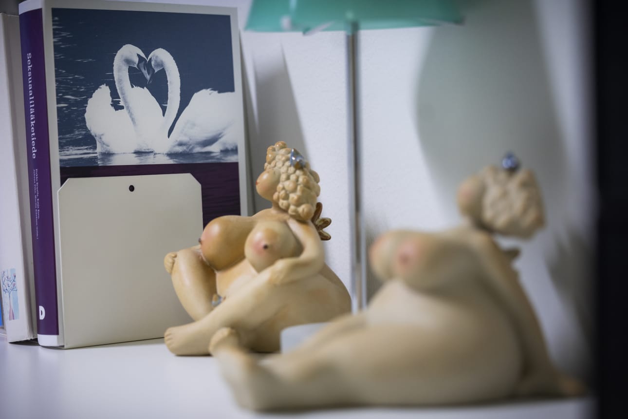 Seksuaalisten halujen erilaisuus säikäyttää monet. Seksuaalineuvojalta moni kysyy, seuraako seksielämän näivettymisestä parisuhteen kuolema.