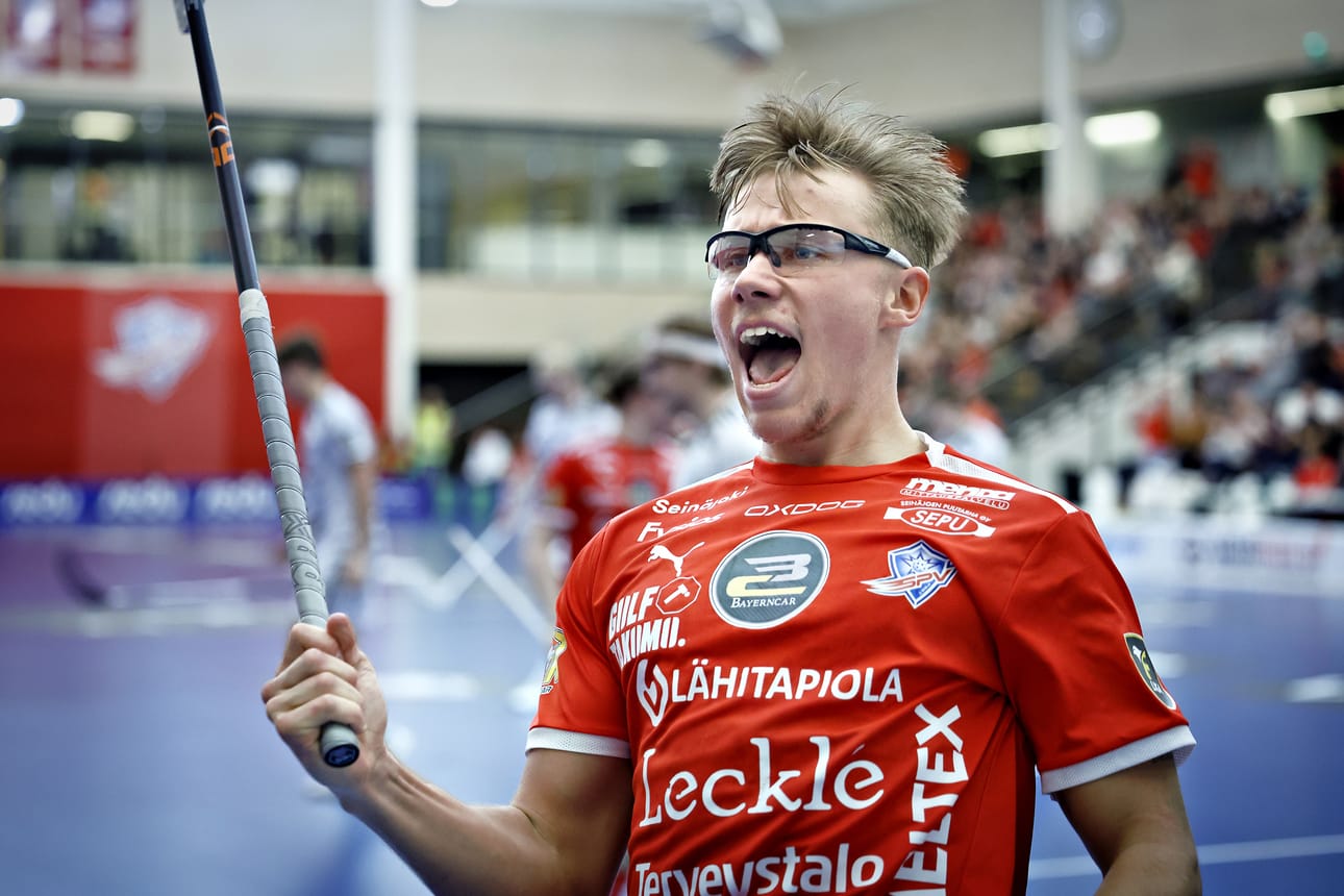 Kaksi maalia tehnyt Juuso Keskinen oli yksi SPV:n sankareista. Hän koki ottelussa myös kovia.