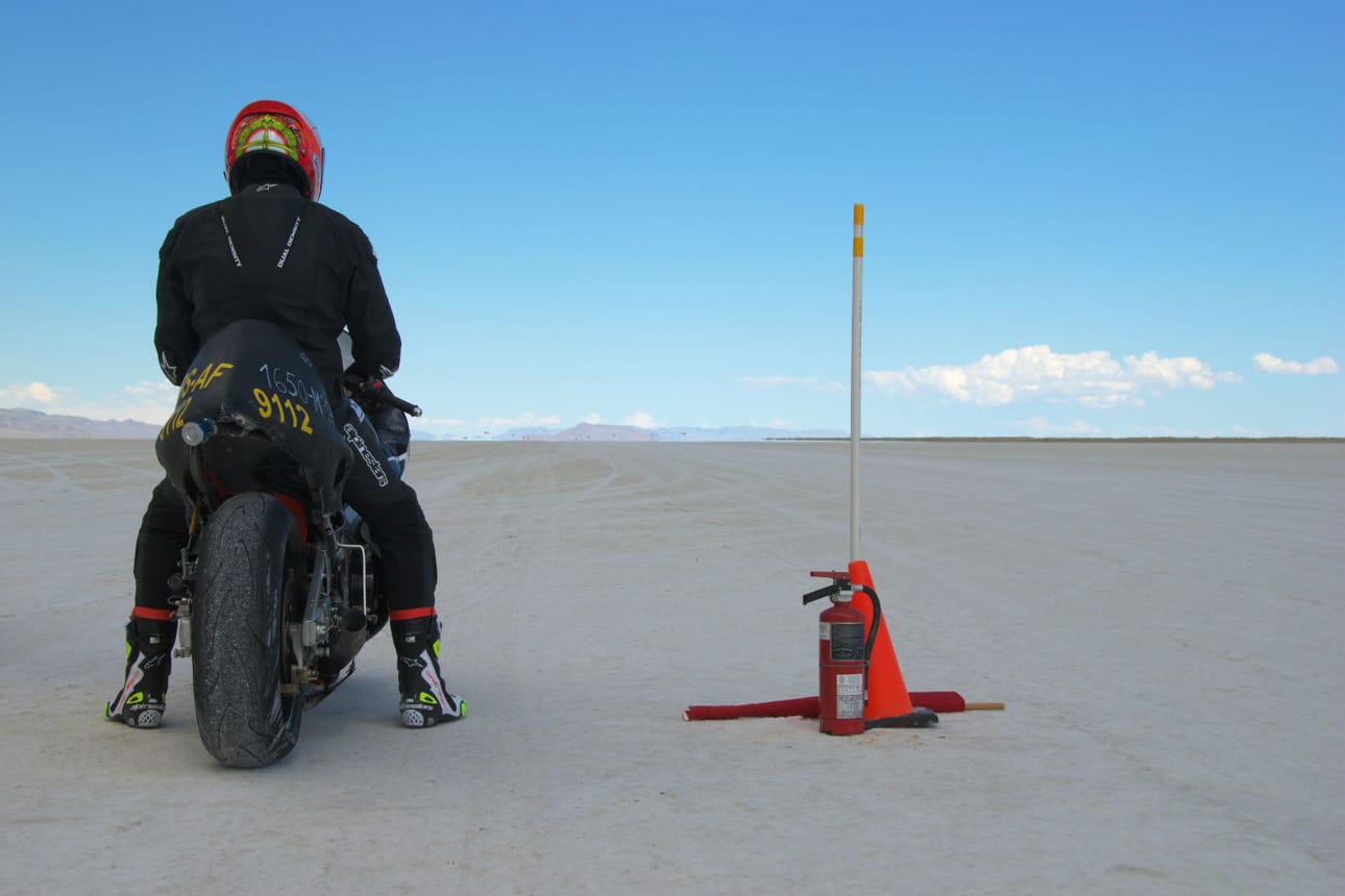 Maailmanennätyksen tavoittelu jäi tällä kertaa yritykseksi, kun sade sulki Bonnevillen radan.