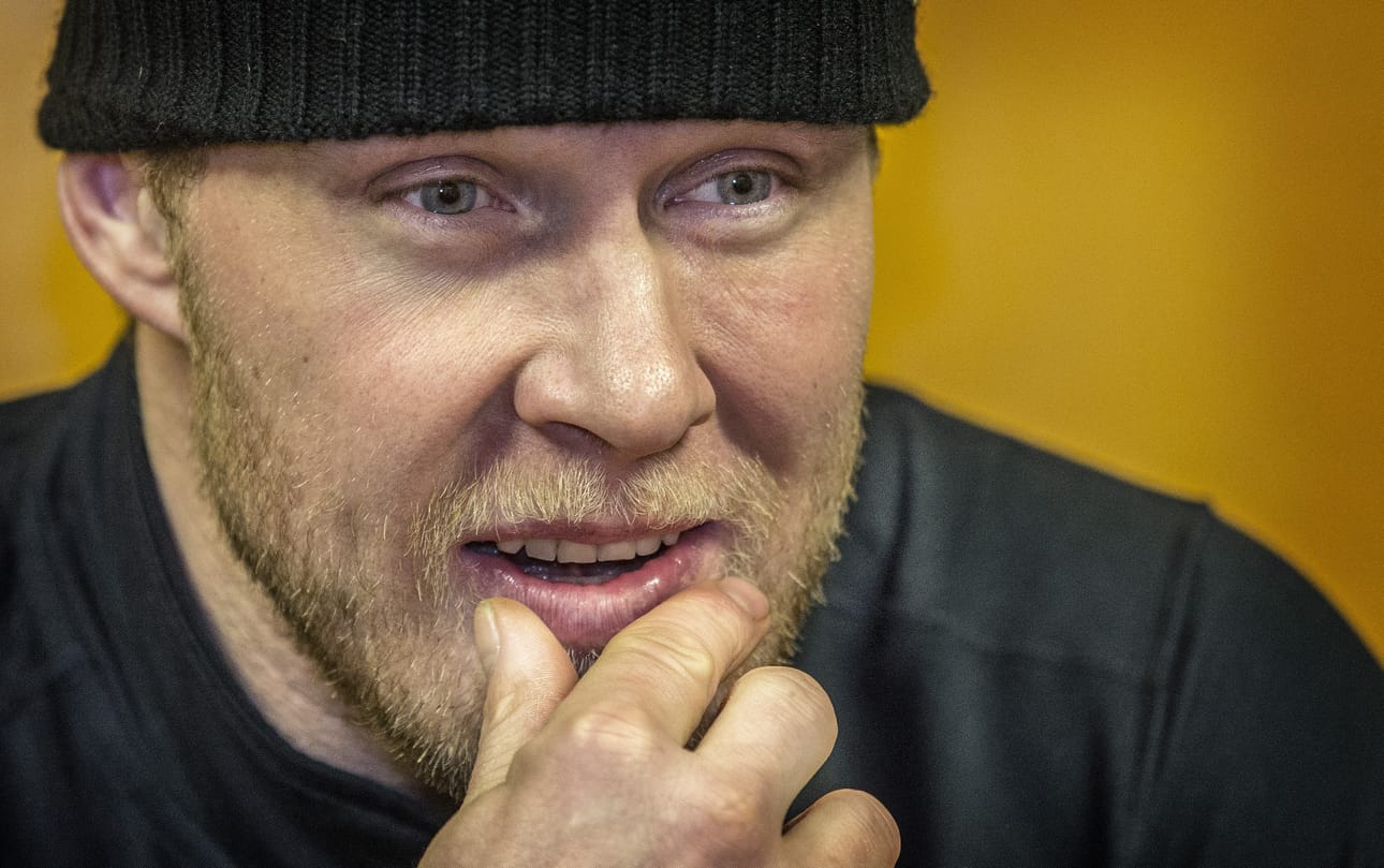 Entistä NHL-jääkiekkoilijaa Janne Niinimaata epäillään rikoksesta.