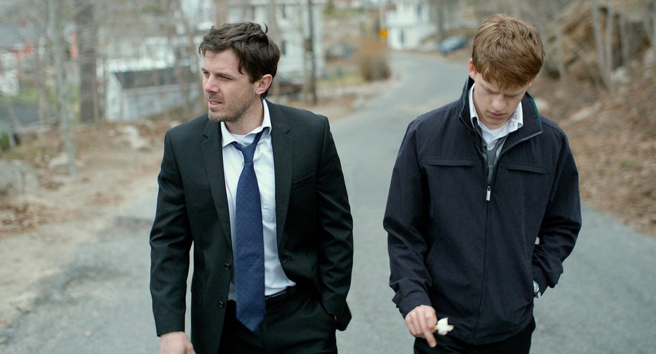 Vanhemman veljensä Joen kuoltua Lee Chandler (Casey Affleck) palaa pikkukaupunkiin huolehtimaan veljenpojastaan Patrickista (Lucas Hedges).
