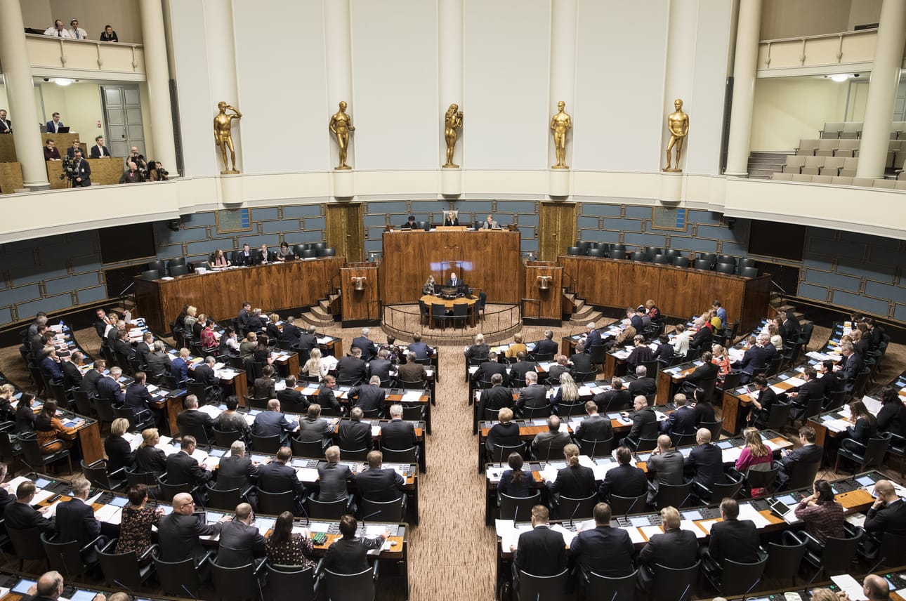 Joulukuun 15. eduskunnassa äänestettiin alkoholilaeista.