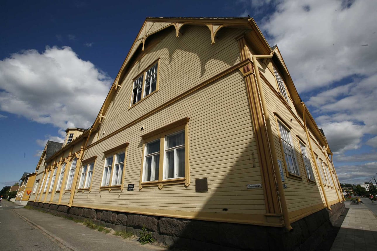 Urheilutalo Raahela ei ole juuri nyt avoimessa käytössä.
