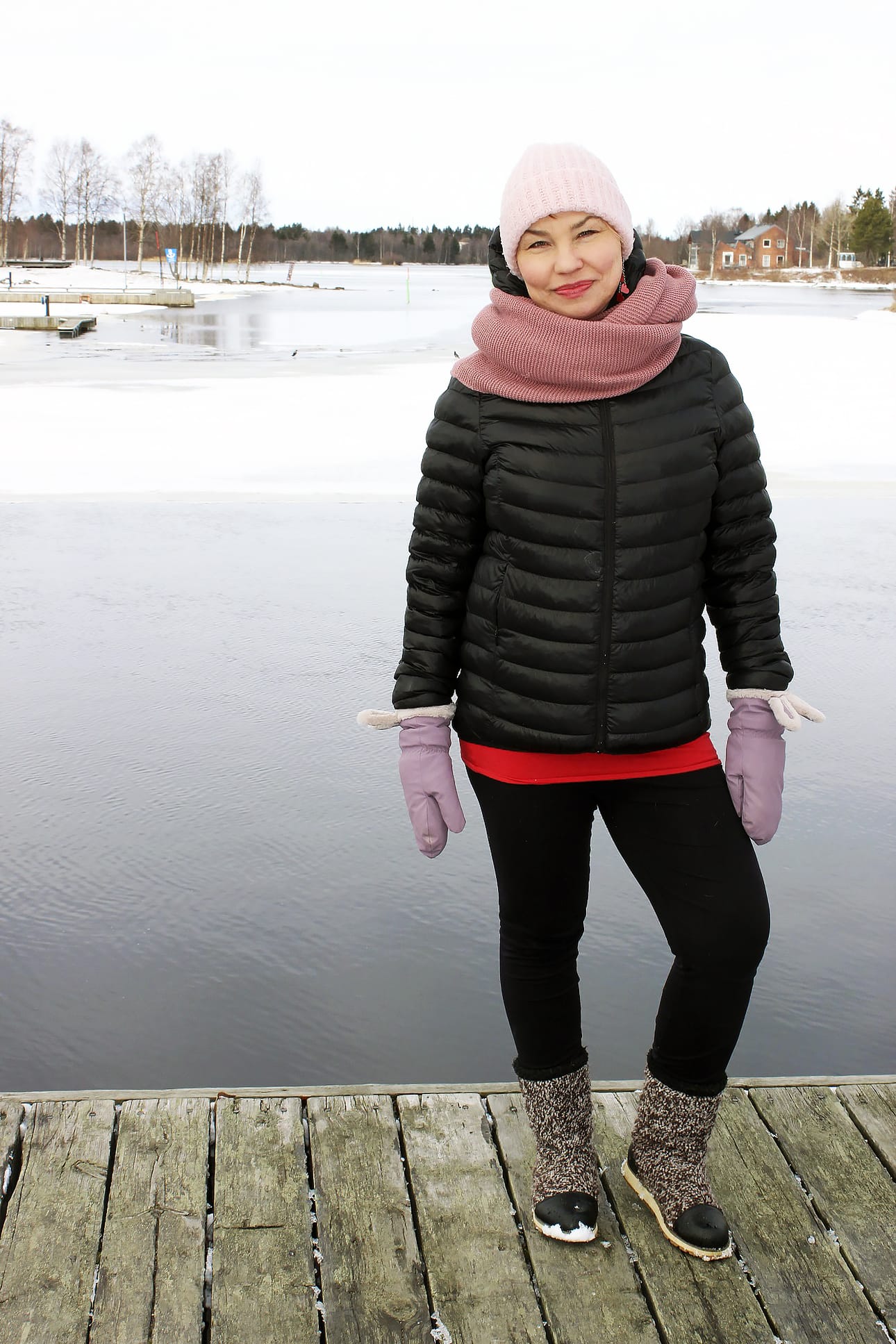 Sini-Sisko Calamnius on teatterin moniosaaja. Limingasta hän sai turvallisen lähdön taiteilijaelämälleen. Nyt hän kirjoittaa esitystä Kikasta.