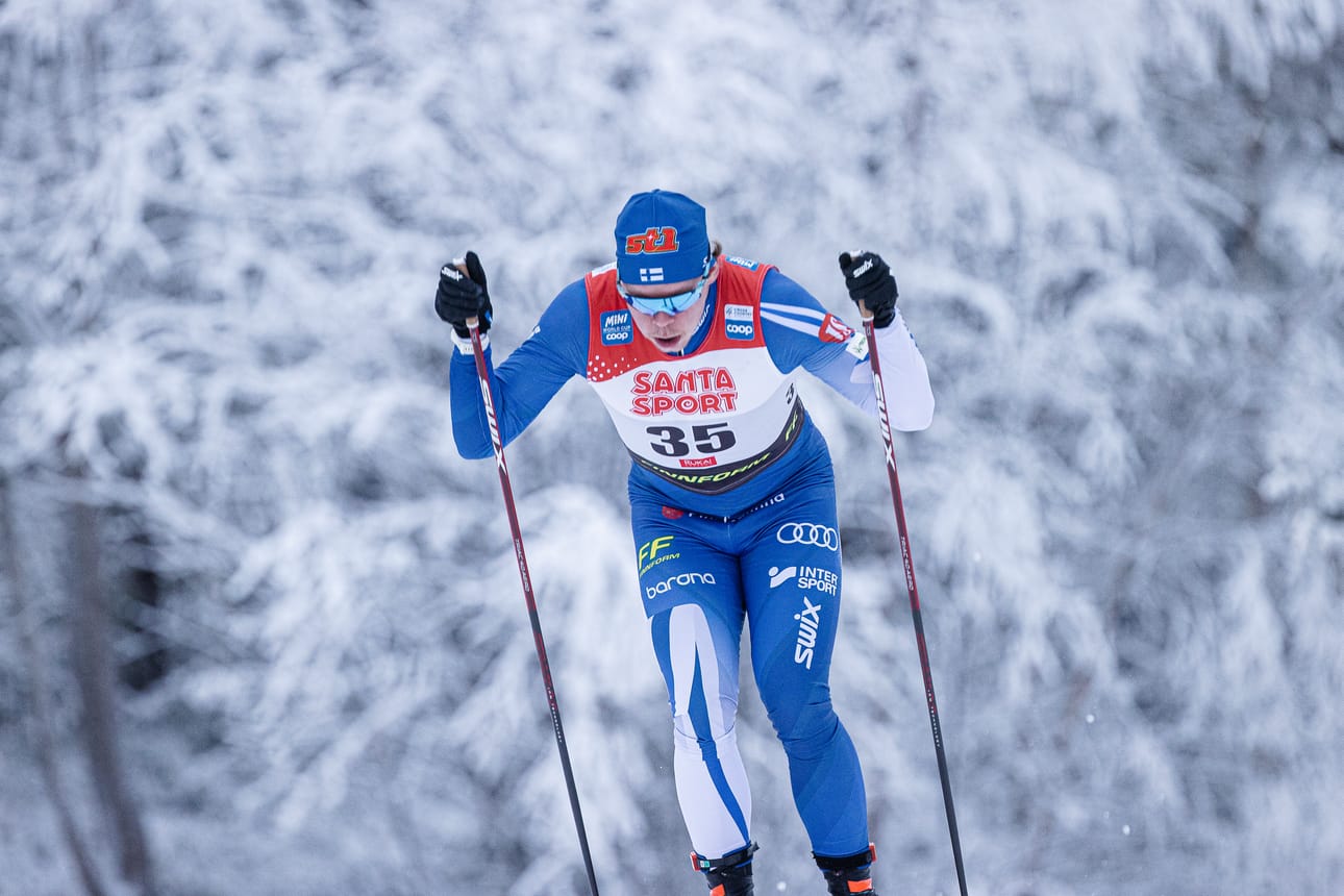 Taivalkosken Metsä-Veikkojen hiihtäjä Lauri Mannila on nimetty Salpausselän sprinttijoukkueeseen. Kuvassa Mannila maailmancupissa Rukalla viime marraskuussa.