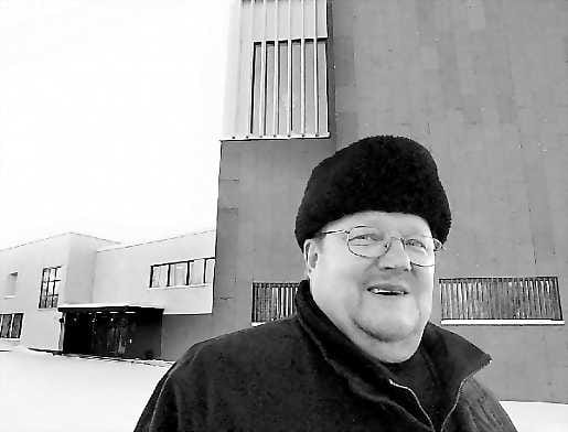 Lähdön aika . Rovaniemen kaupungintalon isäntä vaihtuu kevättalvella, kun kaupunginjohtaja Matti Pelttari jää eläkkelle. Kunnallispolitiikka saa jäädä saman tien. "Minun kiintiöni on täynnä", Pelttari sanoo.