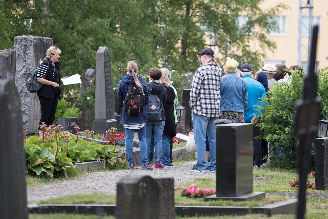 Viime kesän hautausmaakierrokset olivat varsin suosittuja.