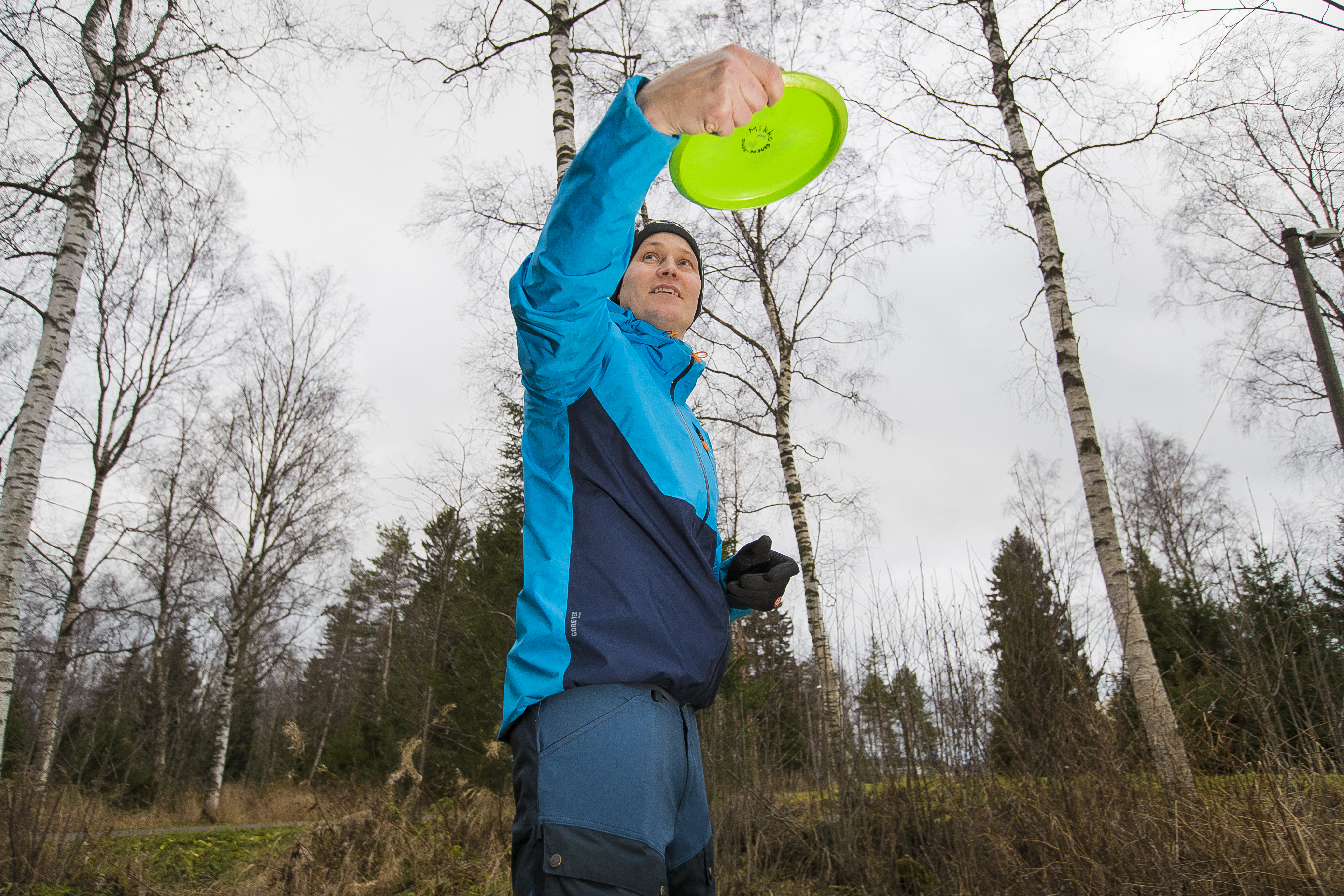 Mikko Keski-Korsu ei harmittelisi, vaikka Raahen frisbeegolfrata siirtyisi Koivuluodosta muualle.