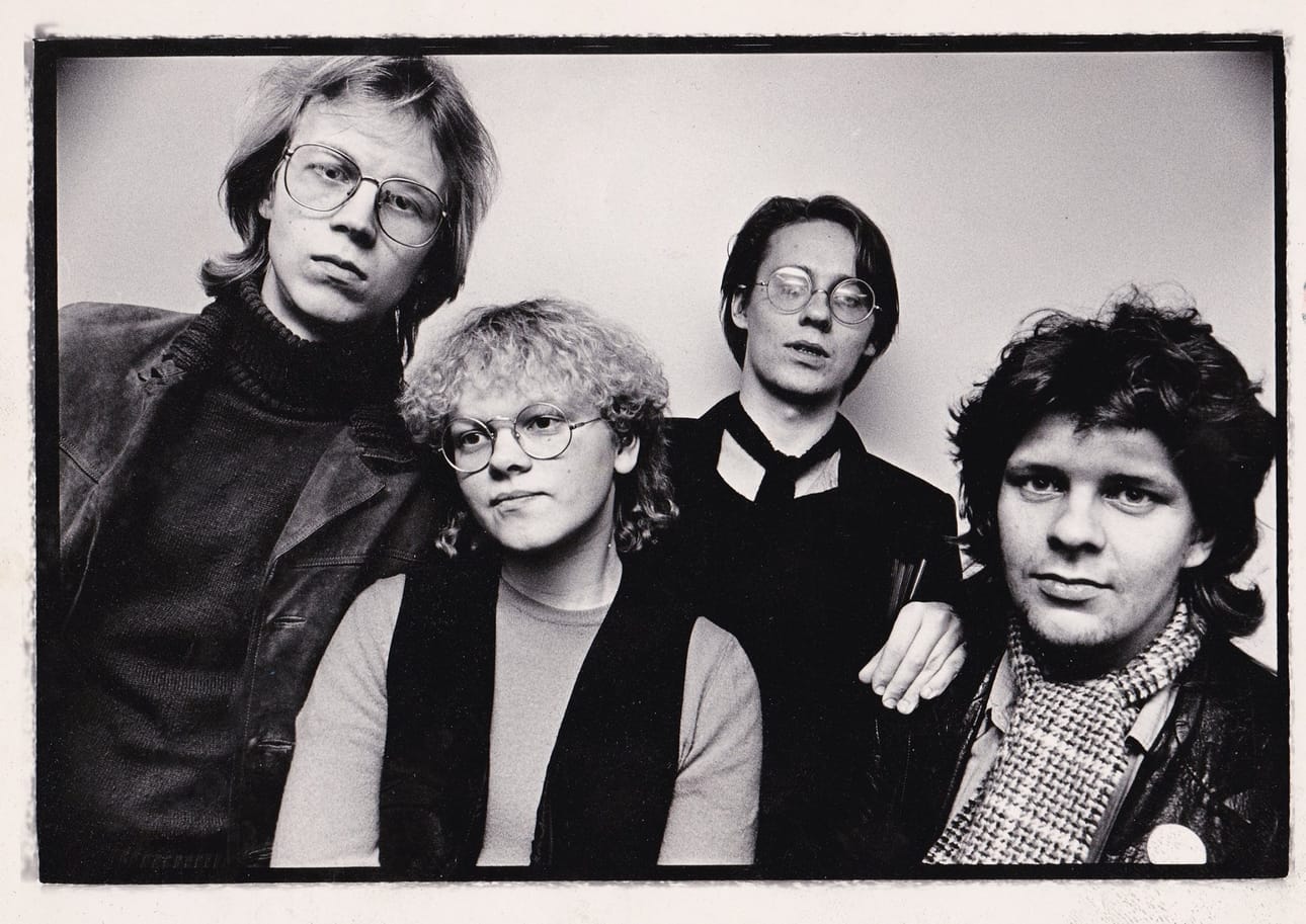 Se-yhtyeen kokoonpano vaihteli joka albumille ja joskus tiheämminkin. Syksyllä 1981 ilmestyneen Banaanicongan aikoihin bändissä soittivat rumpali Ari Puolanen (vas.), basisti Eeva Koivusalo, laulaja-kitaristi Yari ja kosketinsoittaja P. A. Ulmanen.