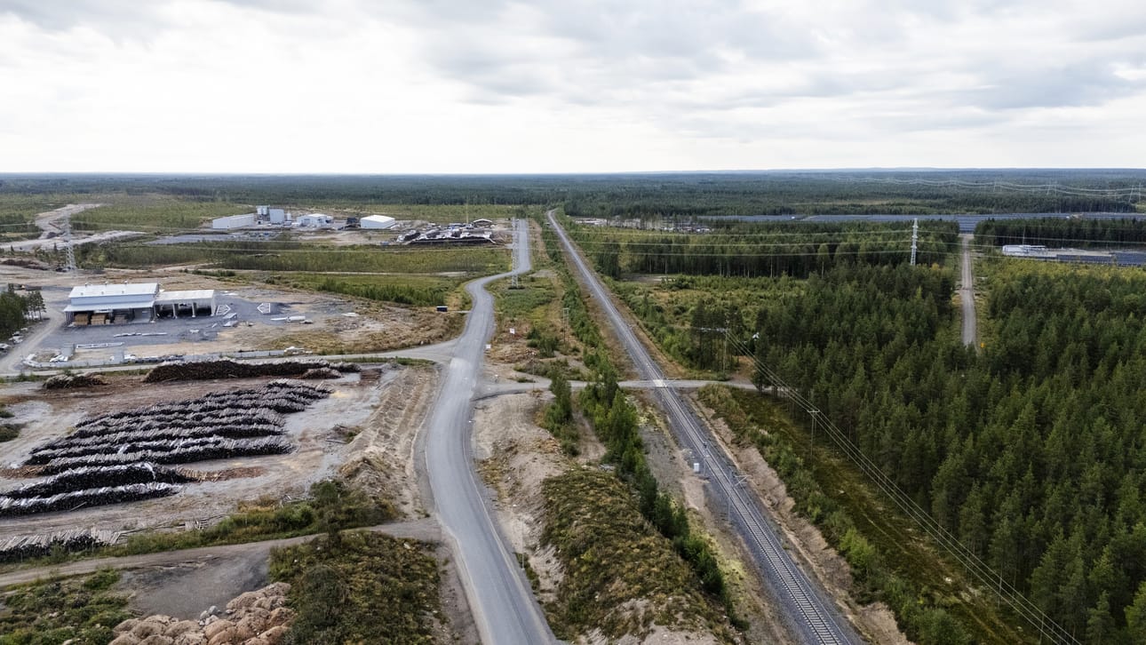 Suomen luonnonsuojeluliitto esittää strategiaa datakeskusten rakentamisen ohjaamiseksi. Arkistokuvassa Utajärvelle suunnitellun datakeskuksen aluetta Mustikkakankaalla.