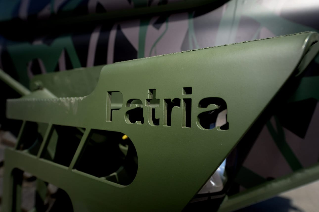 Työtaistelutoimia on kaavailtu muun muassa puolustusalan yritys Patrian toimipaikkoihin. LEHTIKUVA / Mikko Stig