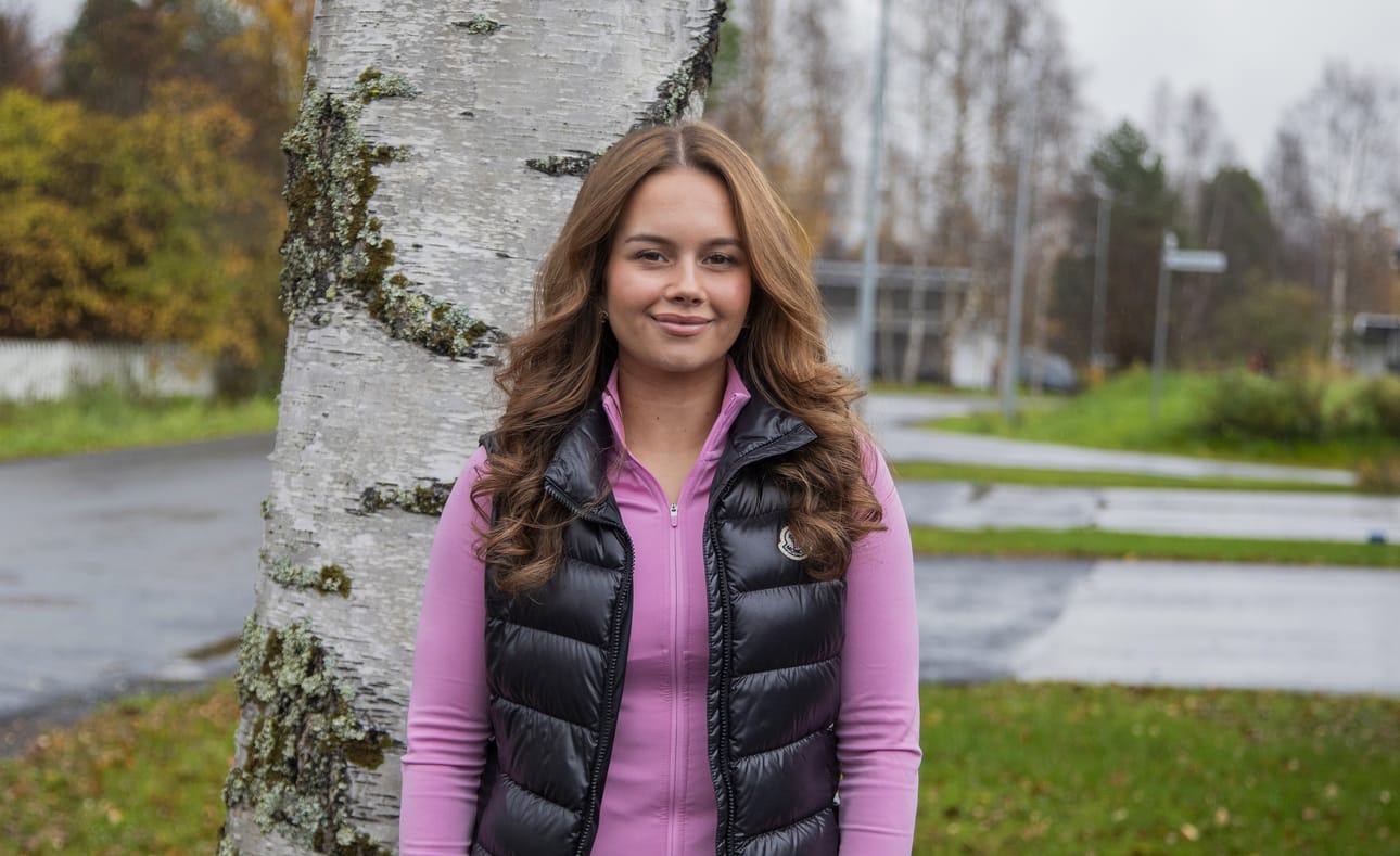 Emmi Niva haluaa somekanavillaan muistuttaa, että aito hyvinvointi löytyy omasta arjesta ja sen valinnoista.