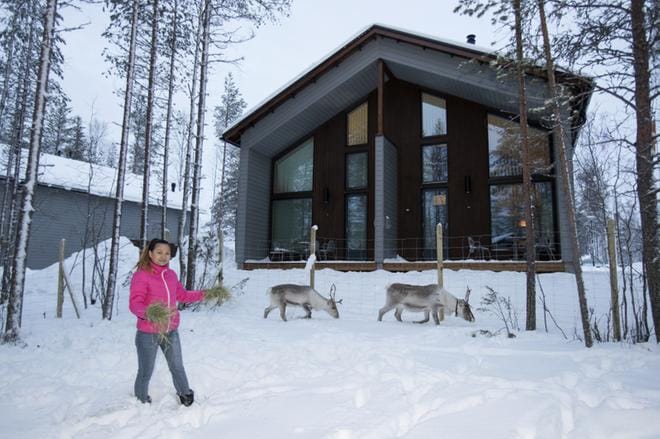 Kiinalaisomisteista hotelliyhtiötä Rovaniemellä johtava Tian Zhang sanoo, että yhdeksän kymmenestä hotellivieraasta palaa tyytyväisenä Kiinaan. KUVA: Kaisa Sirén