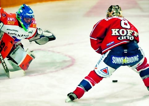 Karkumatkalla. HIFK:n Tony Salmelainen.