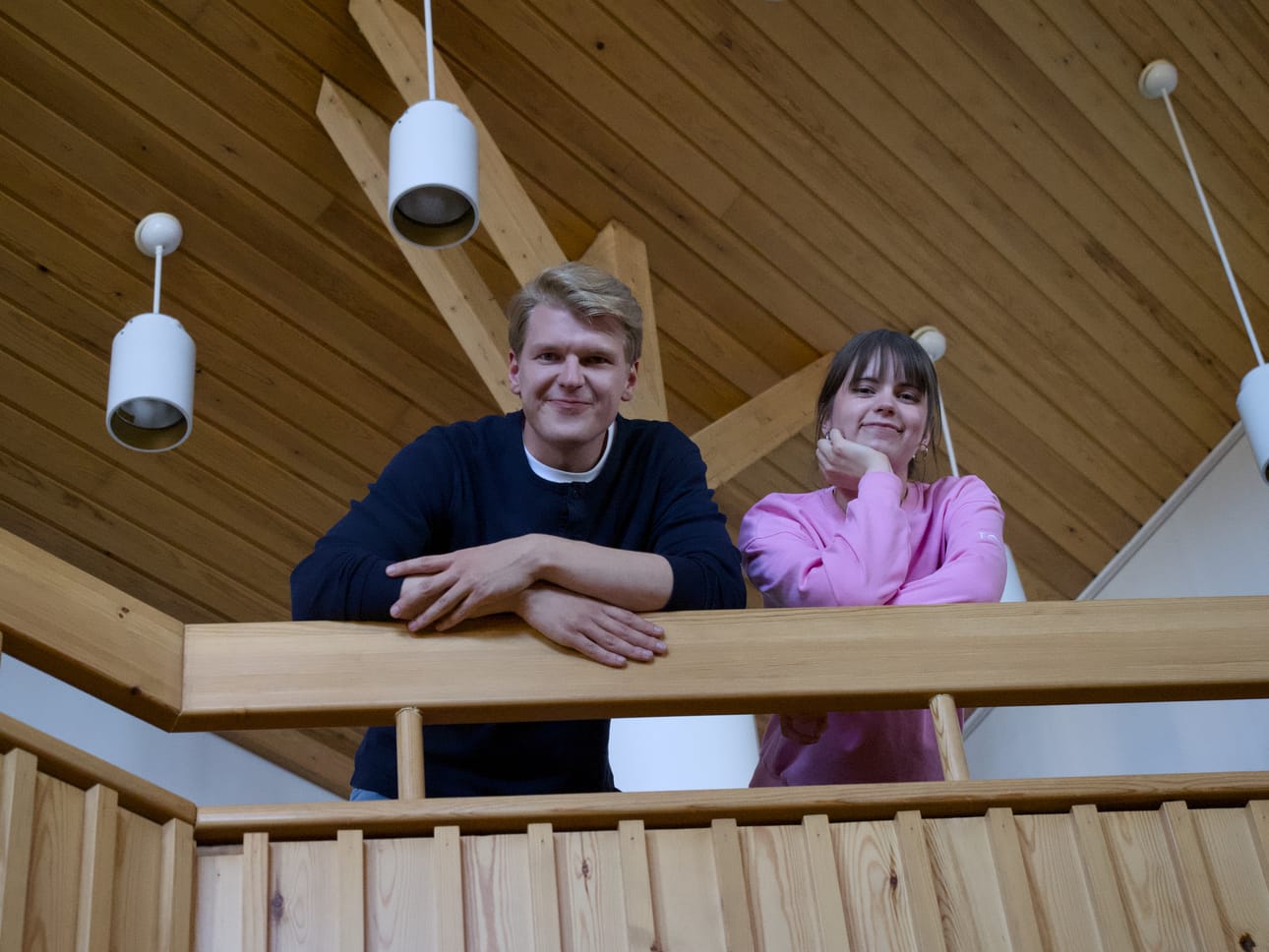 Näyttelijä Lauri Qvick osaa arvostaa läheisyyskoreografi Salma Marosen työtä.