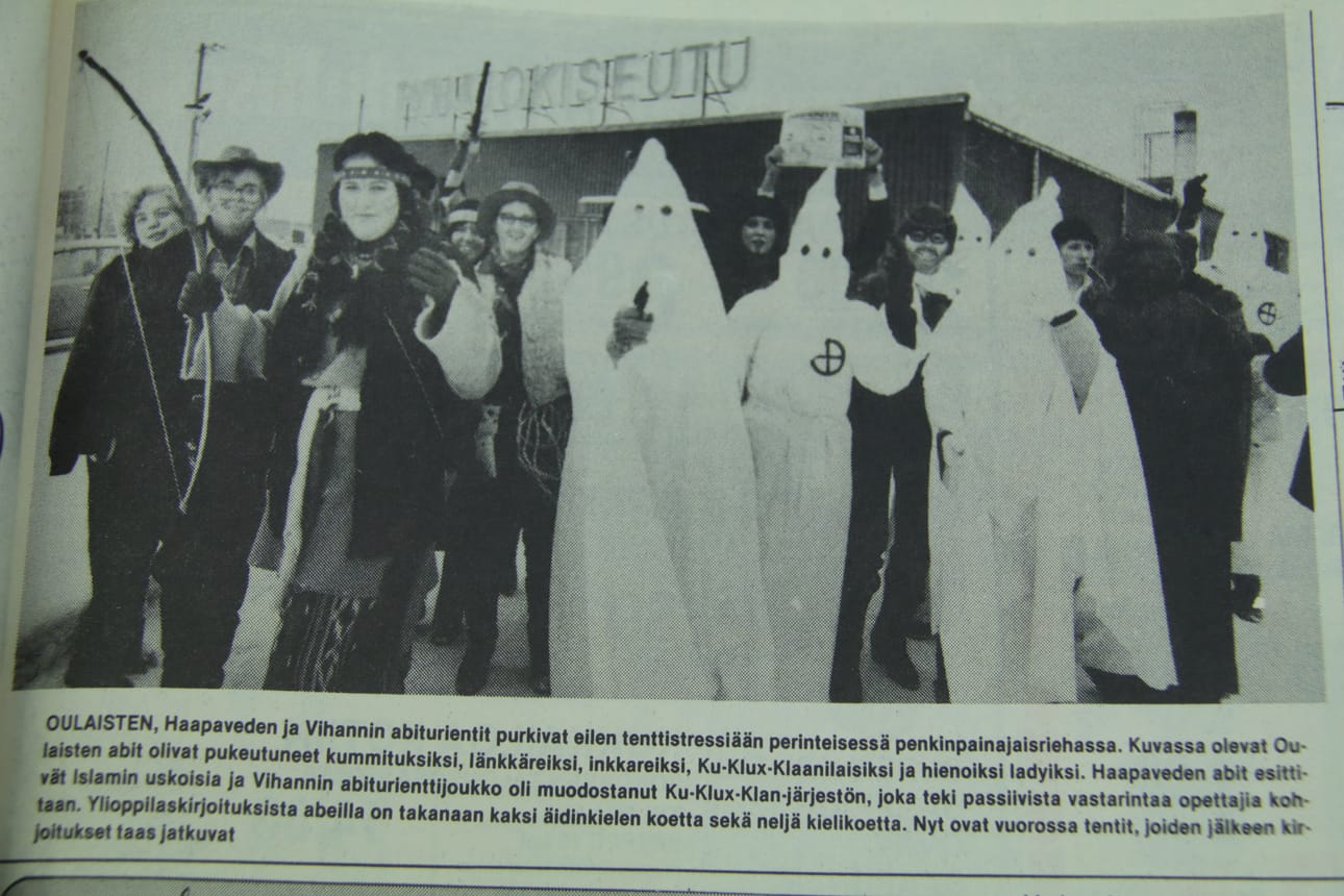 Abiturientteja Oulaisissa vuonna 1980.