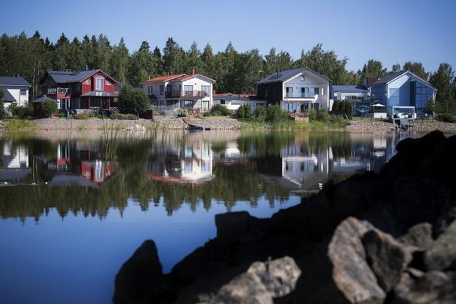 Suvilahden messualue täyttää tänä vuonna 10 vuotta. Suurimmassa osassa omakotitaloista on edelleen alkuperäiset asukkaat. KUVAT: JARNO PELLINEN