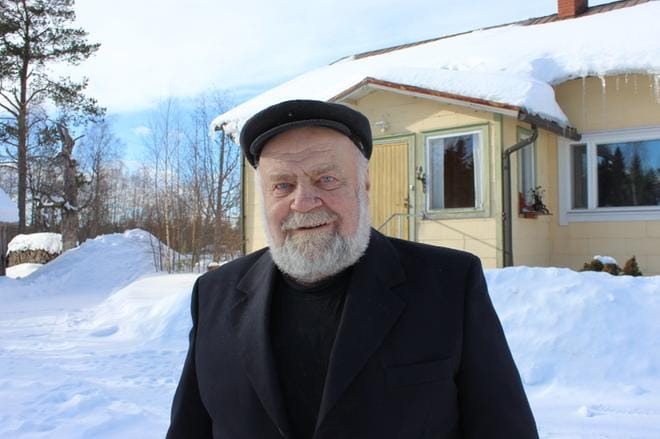 Tauno Alkulaa muistettiin pitkän hallitustyöskentelyn merkeissä. Liki 30 vuotta Kanadassa elämästään viettänyt soinilainen on ollut aktiivinen toimija niin omalla kylällään kuin EPK:n riveissä, kun hän palasi takaisin Kukonkylälle kolmisenkymmentä vuotta sitten. KUVA: REIJO HEIKKILÄ