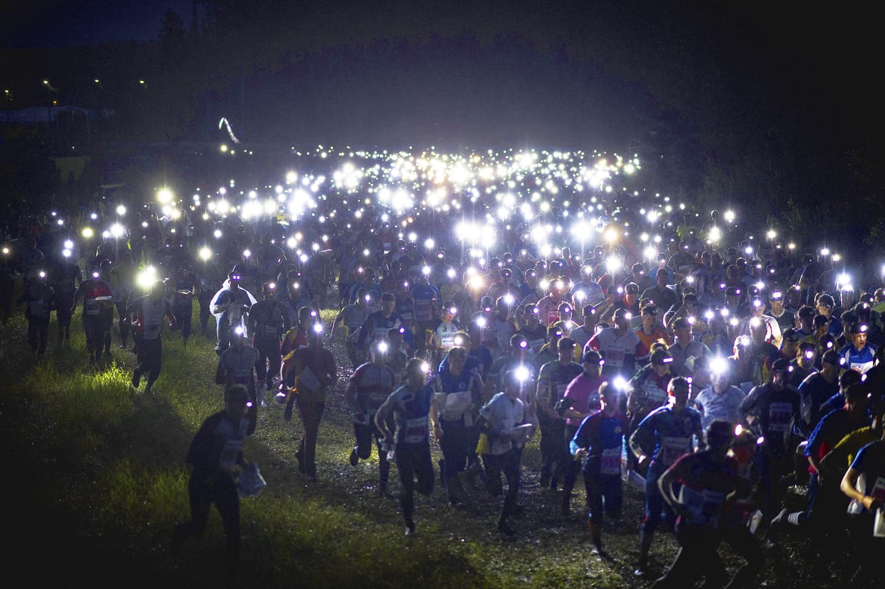 Kangasalan metsikössä suhisee. Suunnistuksen Jukolan viesti alkaa illalla ja päättyy aamulla. Venlojen viesti on iltapäivällä.
