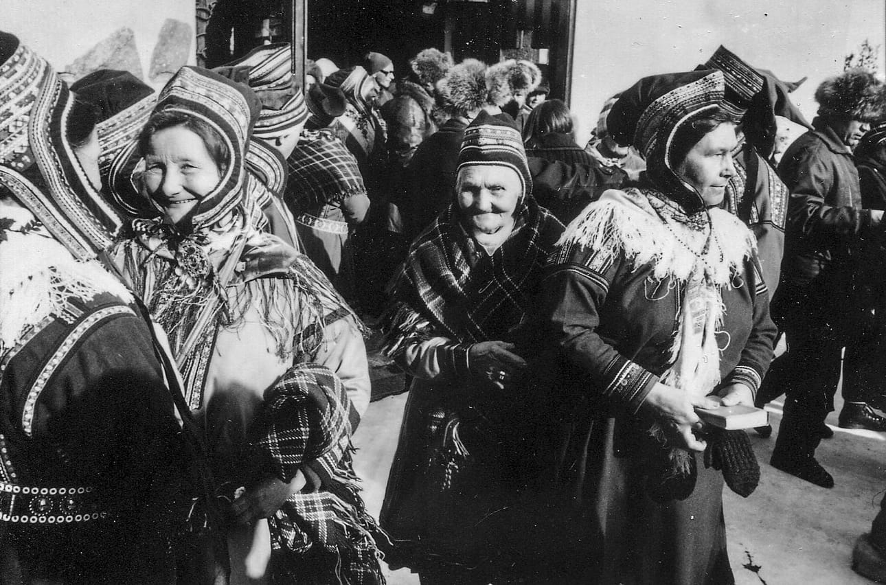 Marianpäiville kokoonnutaannäkemään sukulaisia ja ystäviä niin läheltä kuin kauempaa. Kuvassa Berit-Anne Näkkäläjärvi (ed. vasemm), Elli Näkkäläjärvi ja tyttärensä Riihta Näkkäläjärvi.