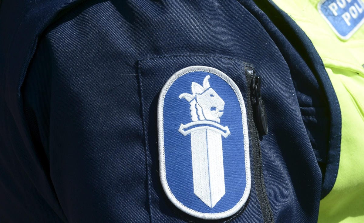 Virassa olevat poliisit suostuivat Helsingin Sanomien haastatteluun nimettöminä. LEHTIKUVA / HEIKKI SAUKKOMAA