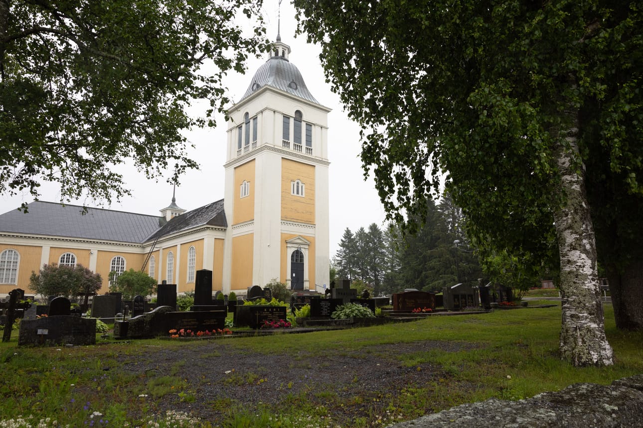 Laihian nykyinen kirkko on seurakunnan kolmas kirkko. Ensimmäisen kirkon sijainnista ei ole varmuutta. Toinen kirkko valmistui vuonna 1642 Napuenpuistoon. Arkistokuva.