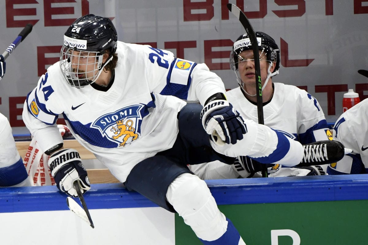 Leijonien keskushyökkääjä Hannes Björninen (vasemmalla) uskoo, että Slovakian joukkue yrittää rakentaa peliä samalla tavalla kuin olympialaisissa. LEHTIKUVA / JUSSI NUKARI