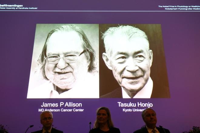 James P. Allison ja Tasuku Honjo voittivat Nobelin lääketieteen palkinnon vuonna 2018 syövän immuuniterapiahoitojen tutkimusurastaan. KUVA: FREDRIK SANDBERG