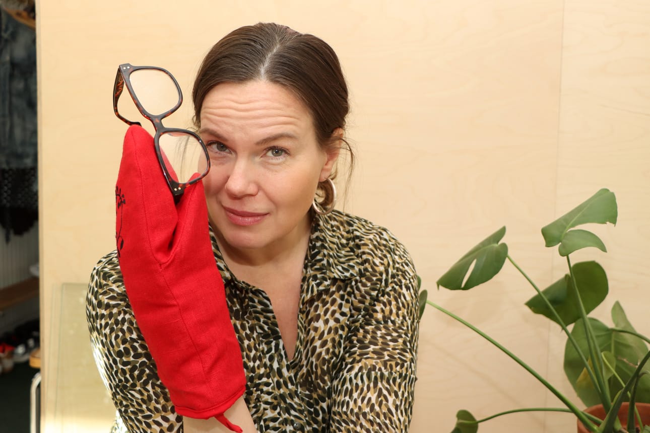 Vaikka Annina Rochier-Holmbergilta löytyy jonkin verran aitoa psykologian tietämystä, ei Köökkipsykologin palsta ole vakavamielinen hanke. Se voi kuitenkin tarjota aitoja eväitä valittajalle hänen ongelmassaan.