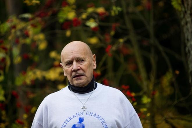 78-vuotias Mauri Öljymäki teki yhdistyksensä kanssa raskaan päätöksen keskeyttää Vaasan ruoka-apu. ARKISTOKUVA: JAAKKO ELENIUS