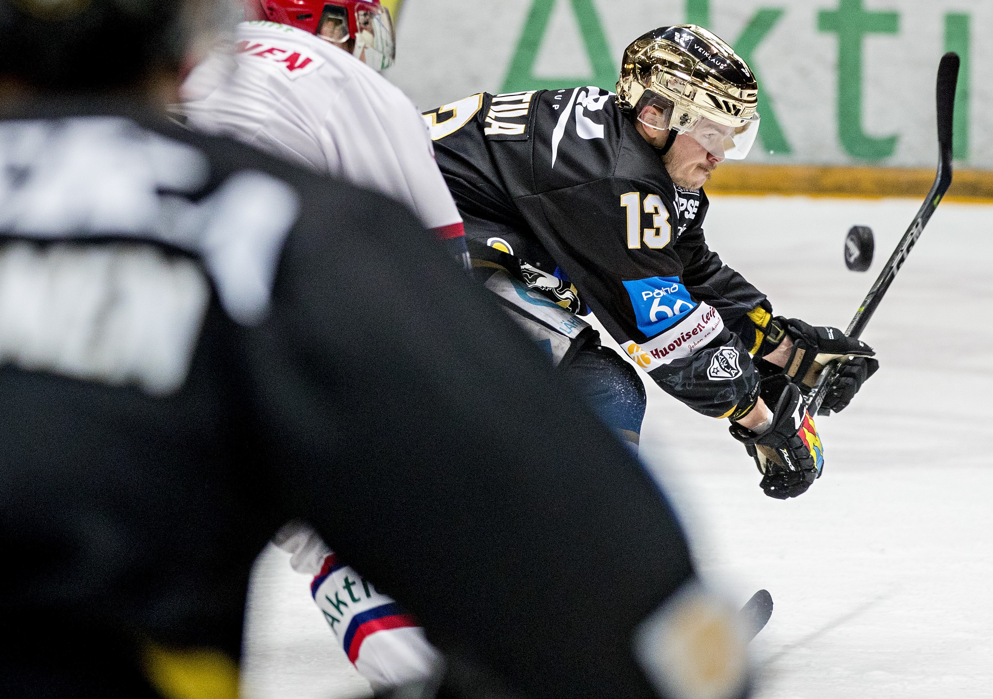 Julius Junttila ja muu kärppälauma kohtaa tiistaista alkaen Tapparan. 