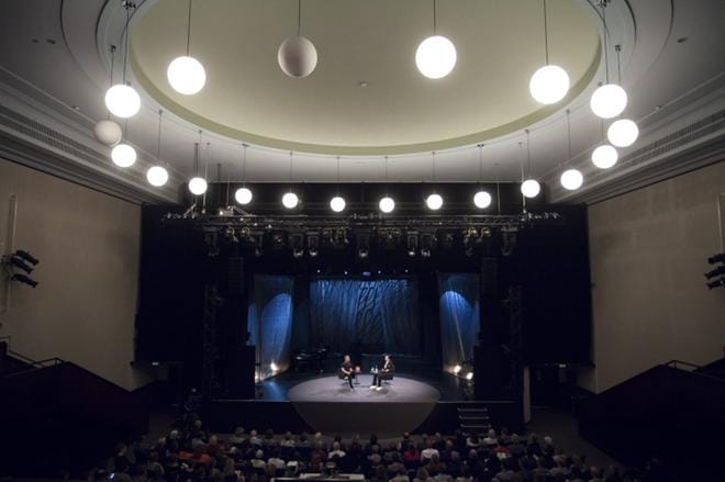 Www:Helsinki Lit järjestetään tulevana viikonloppuna Savoy-teatterissa Helsingissä. Viime vuoden keskusteluihin voi tutustua yhä Yle Areenassa. Kuva: Vessi Hämäläinen