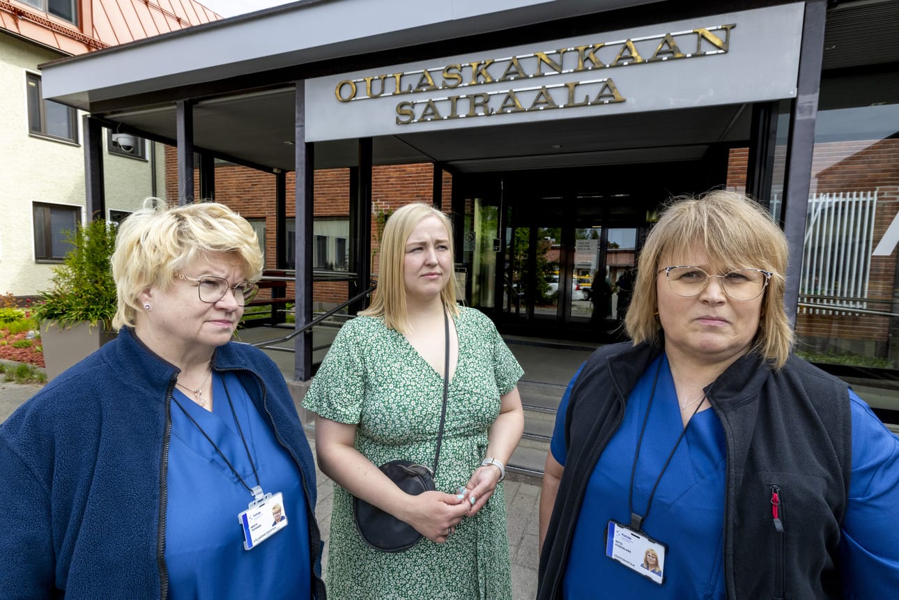 Apulaisosastonhoitaja Marita Toiviainen (vasemmalla), aluevaltuutettu Marjut Suviaro sekä osastonhoitaja Riitta Koskenlaine vetosivat Oulaskankaan päiväkirurgisen osaston puolesta kesäkuun alussa. Päiväkirurgia on leikkauslistalla myös Pohteen päivitetyissä suunnitelmissa.